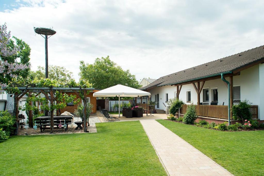 Ferienwohnung Gästehaus Zur Langen Lacke Apetlon Exterior foto